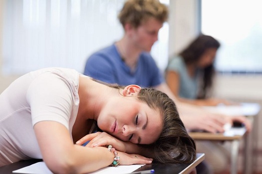 How to Help Your Teenager Sleep Well This School Year